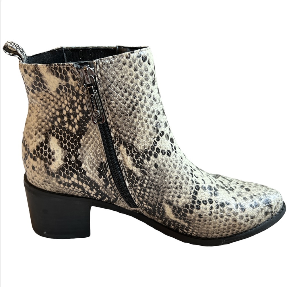 Blondo Elvina Cream Snake Print Waterproof Ankle Boots in Size 8.5 - Like new - Picture 5 of 10